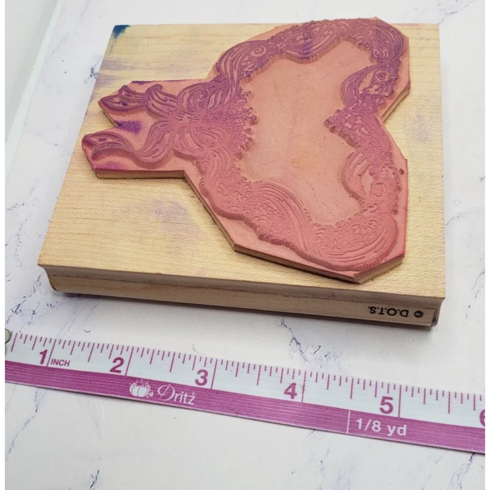 Ashley's Wreath Floral Heart Wood Mounted Rubber Stamp by D.O.T.S. R 115